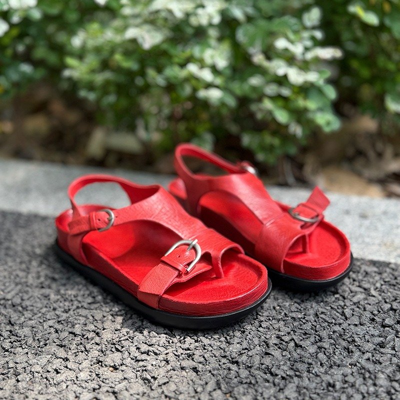 Wide Toe Box Vintage Leather Double Buckle Toe-Loop Sandals in Red/Brown/Black