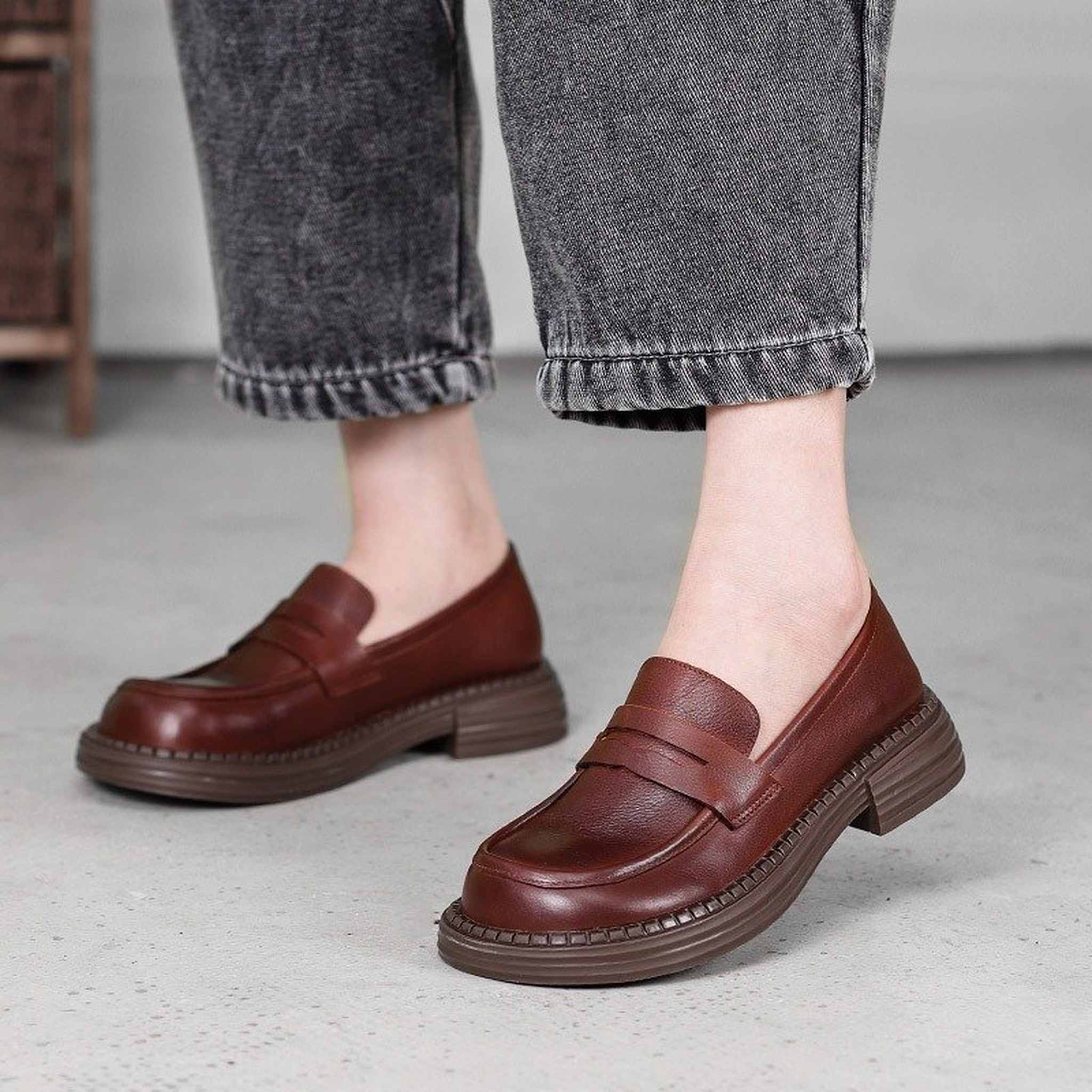british full grain cowhide loafers for women in black c 02