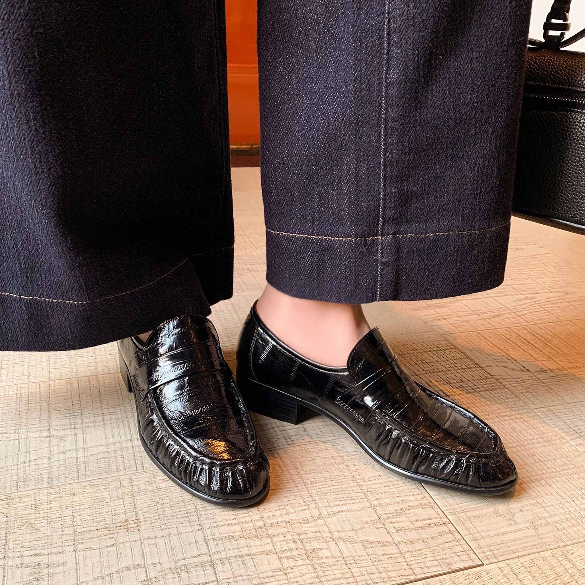 european pleated round toe low heel leather loafers in  07