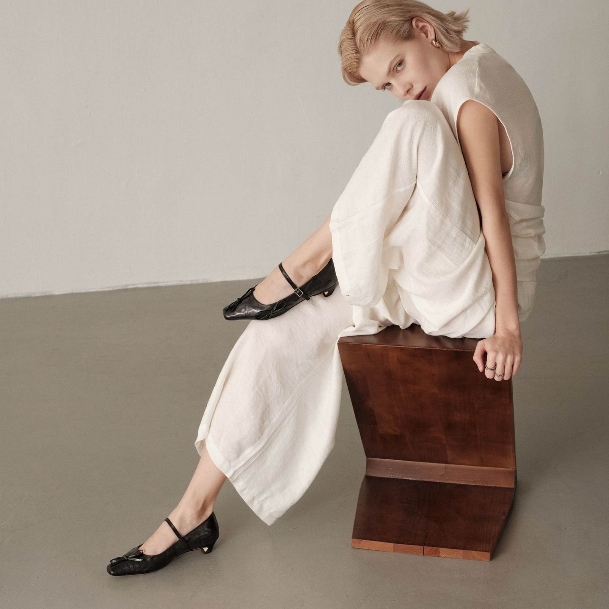 full sheepskin kitten heel bowknot square toe mary jane 10