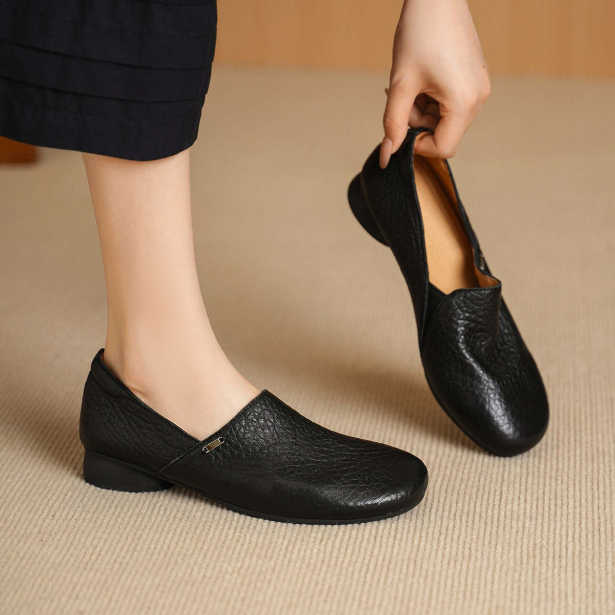 HAJINK Round Toe Soft Sole Sheepskin Loafer Shoes 01