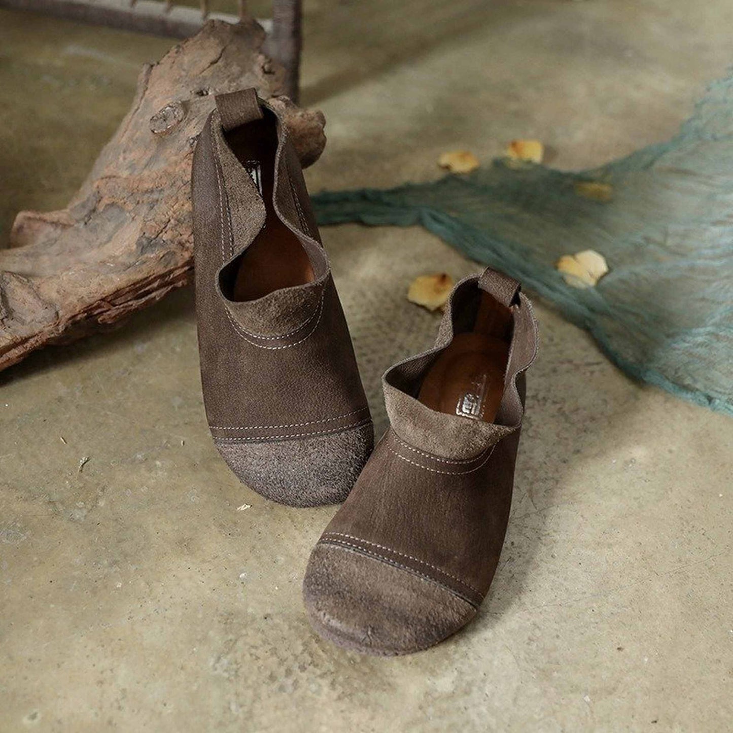 mori soft sole cowhide round toe flat shoes in coffee g 01