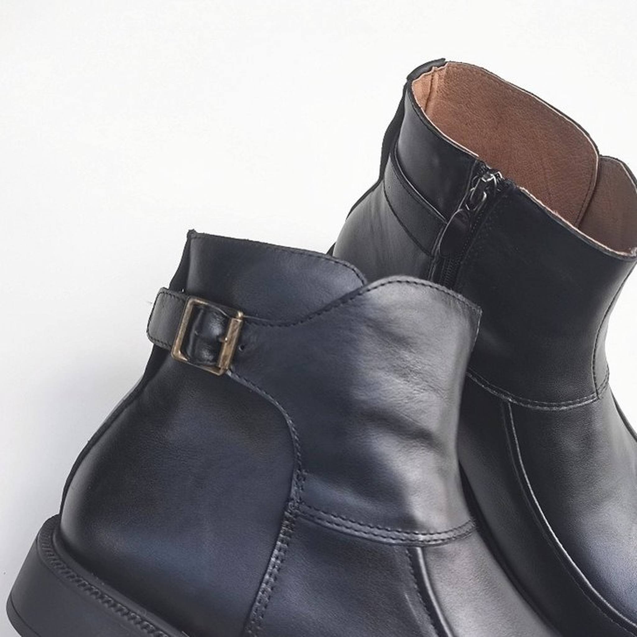 wide high top british work style leather ankle boots in 07